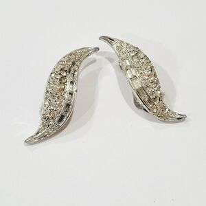 Rhinestone LEDO Clip earrings Vintage Fashion Jewelry
